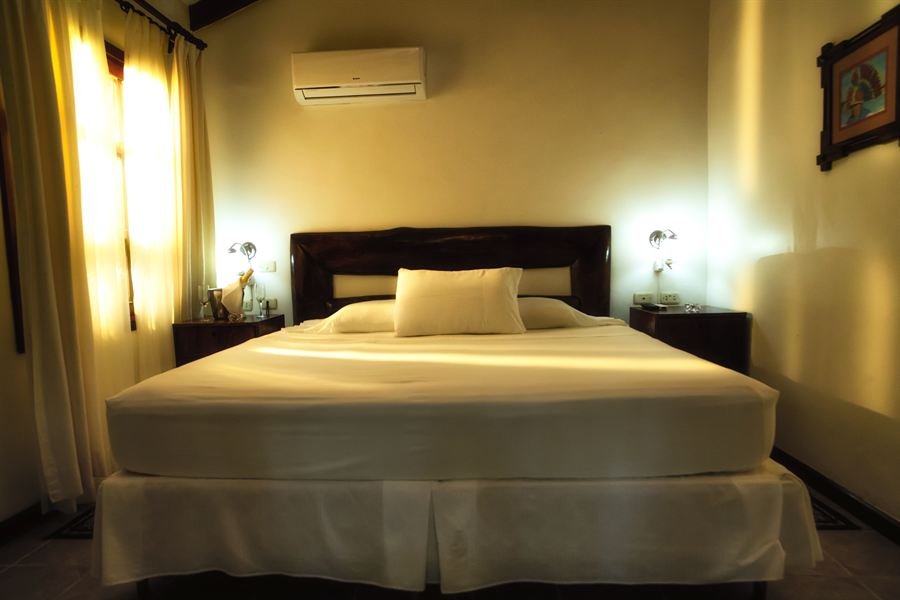 Detalle de bienvenida con champán en la Cabaña Matrimonial